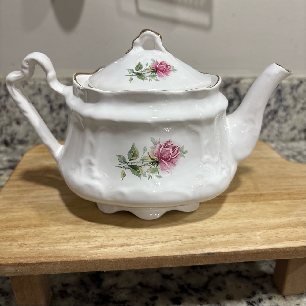 Arthur Wood & Son Floral Teapot - #6304 - Vintage 1950’s - Gold Trim